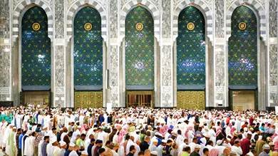 ​مسؤول: 7.4 مليون معتمر وفدوا للمسجد الحرام خلال أول 10 أيام من رمضان